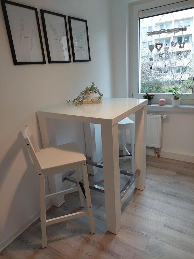 Helles Modern Eingerichtetes Apartment Halle  Extérieur photo